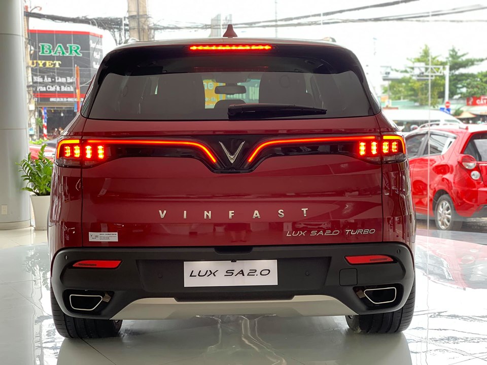 Ảnh Đuôi xe VinFast Lux SA2.0